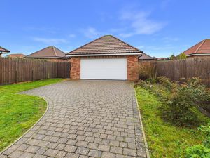 Detached Double Garage- click for photo gallery